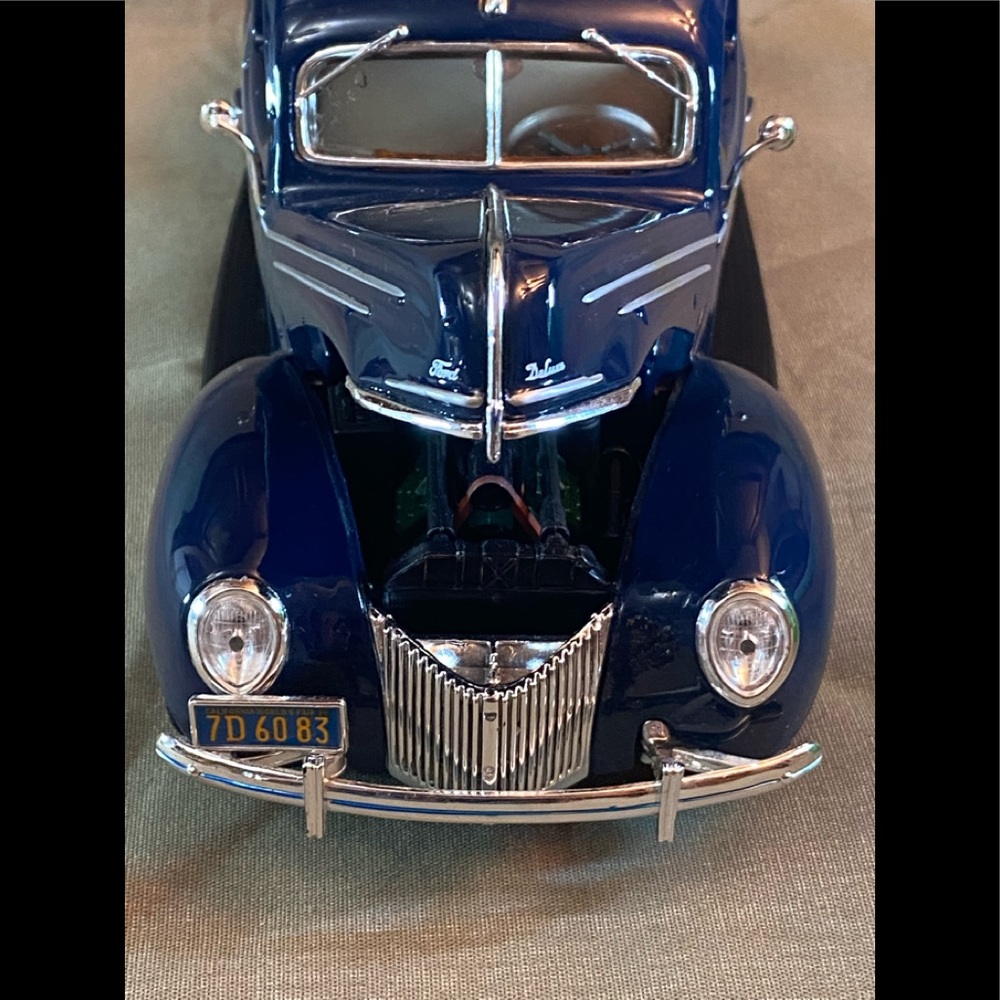 Maisto 1939 Ford metal car
